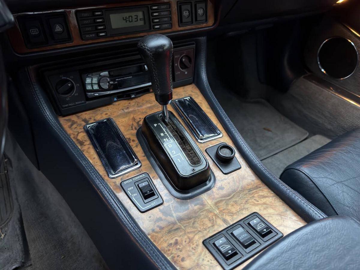 Jaguar-xjs-coupe-1992-white-10