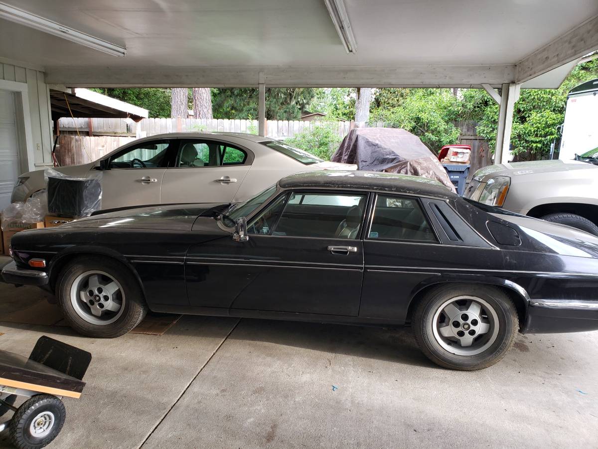 Jaguar-xjs-v12-1987-black-1