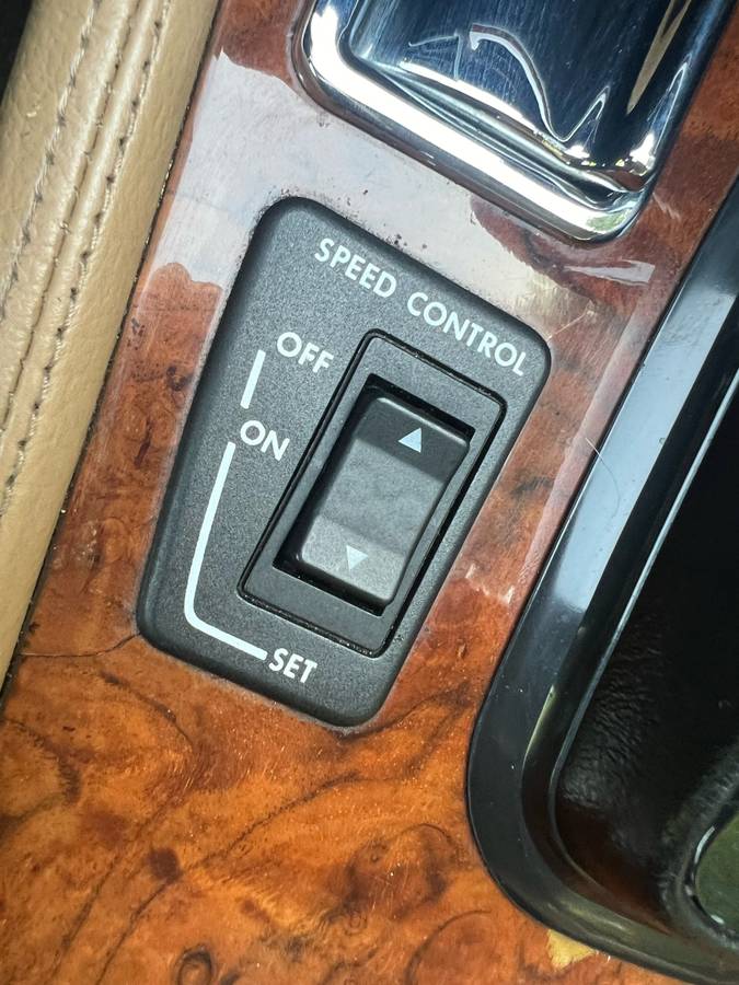 Jaguar-xjs-v12-coupe-1990-grey-2