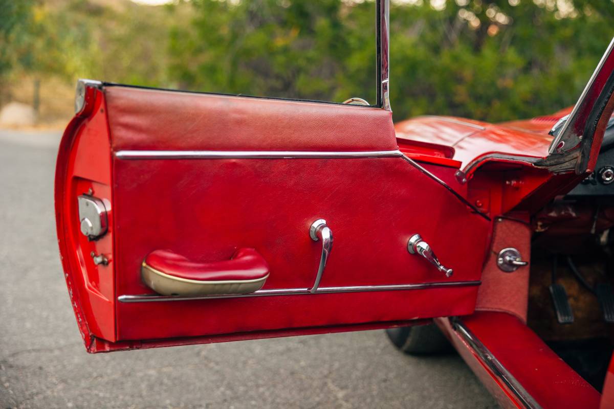 Jaguar-xke-1964-red-12