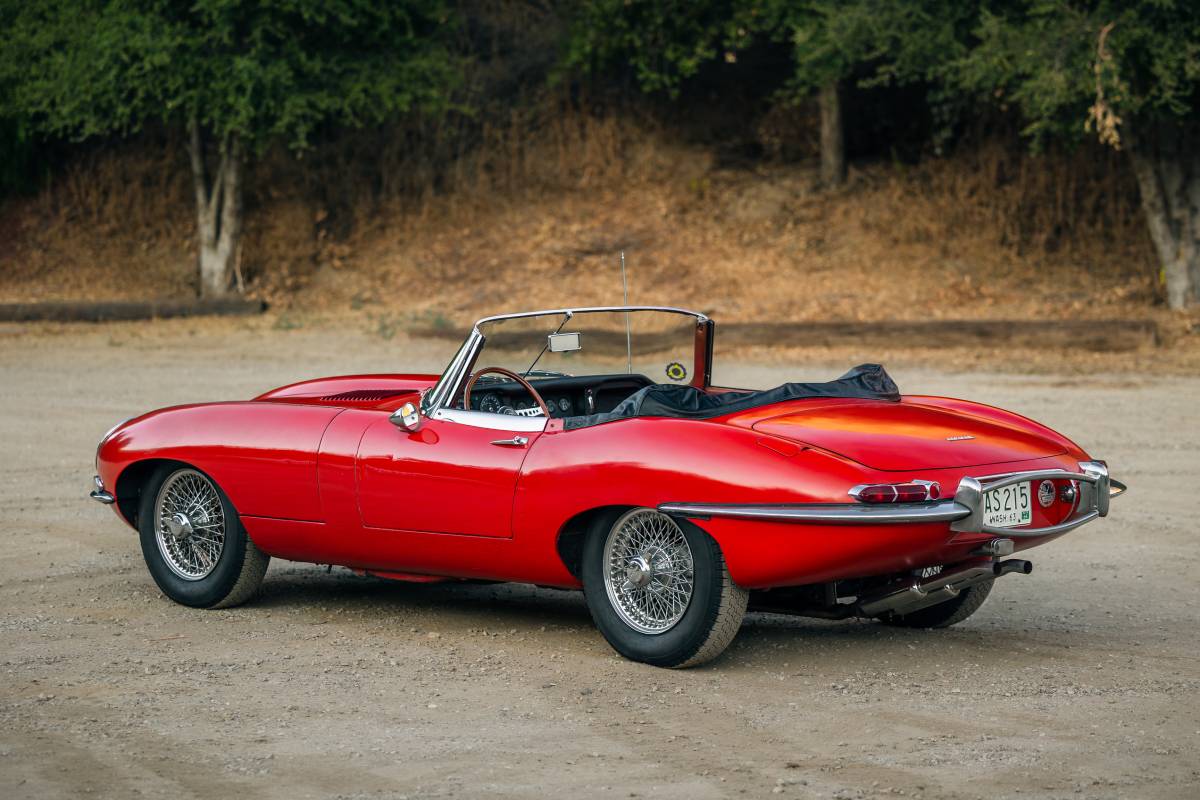 Jaguar-xke-1964-red-3