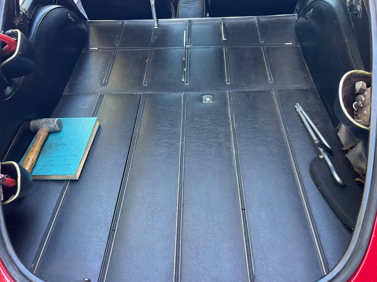 Jaguar-xke-1969-red-3