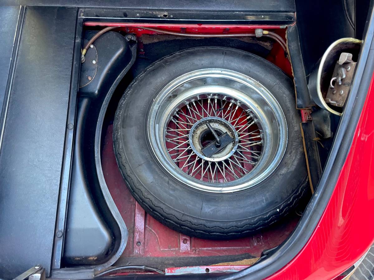 Jaguar-xke-1969-red-4