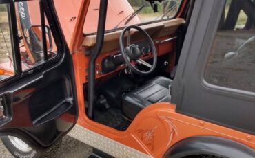 Jeep-1976-orange-1