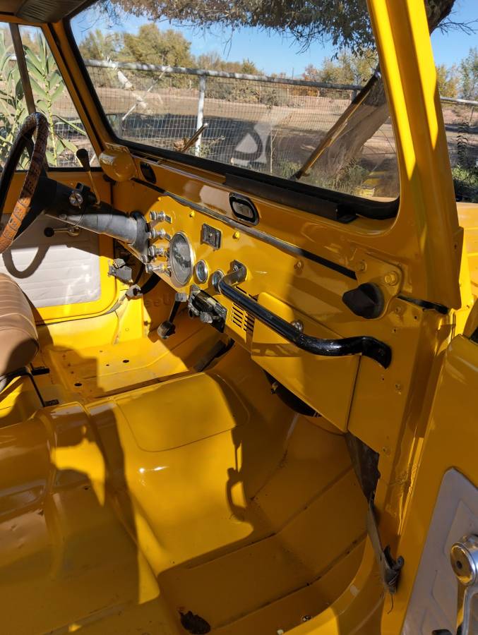 Jeep-1976-yellow-3