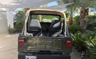 Jeep-CJ-1972-Convertible-4