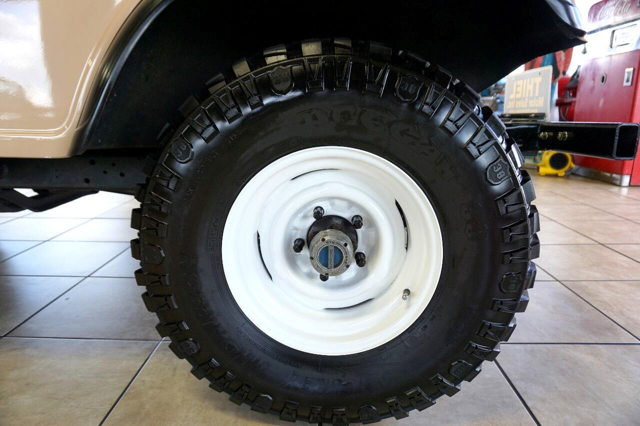 Jeep-CJ-1974-Classic-Car-31