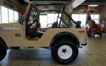 Jeep-CJ-1974-Classic-Car-36
