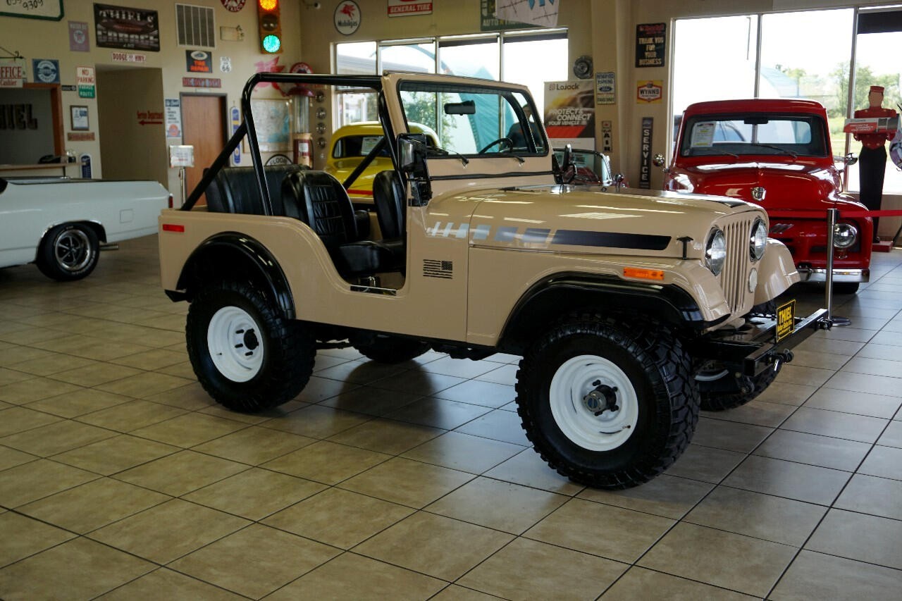 Jeep-CJ-1974-Classic-Car-9