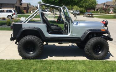 Jeep-CJ-1976-SUV-9