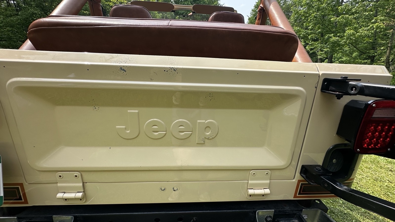 Jeep-CJ-1984-19