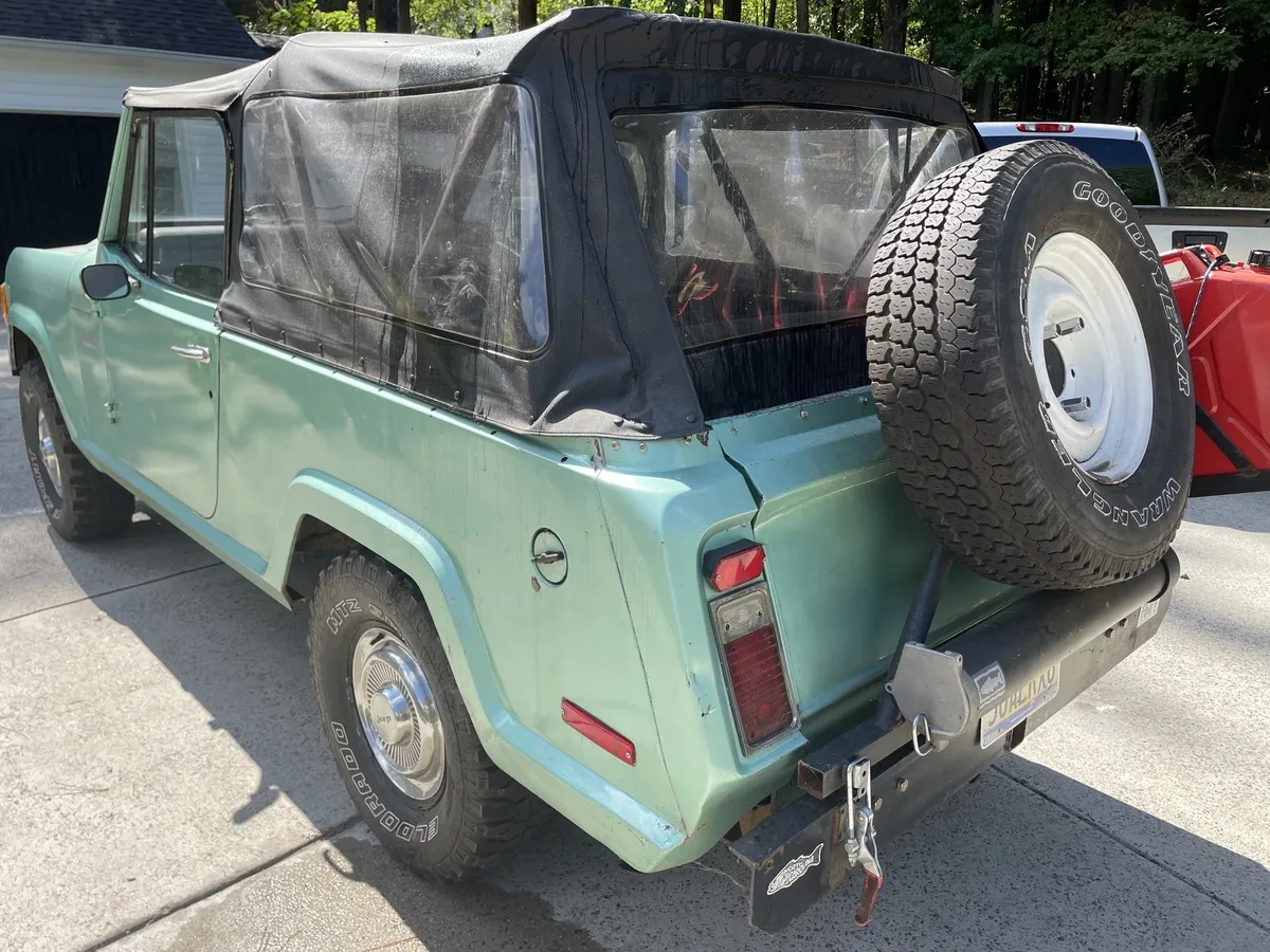 Jeep-Commando-1972-Green-Black-2