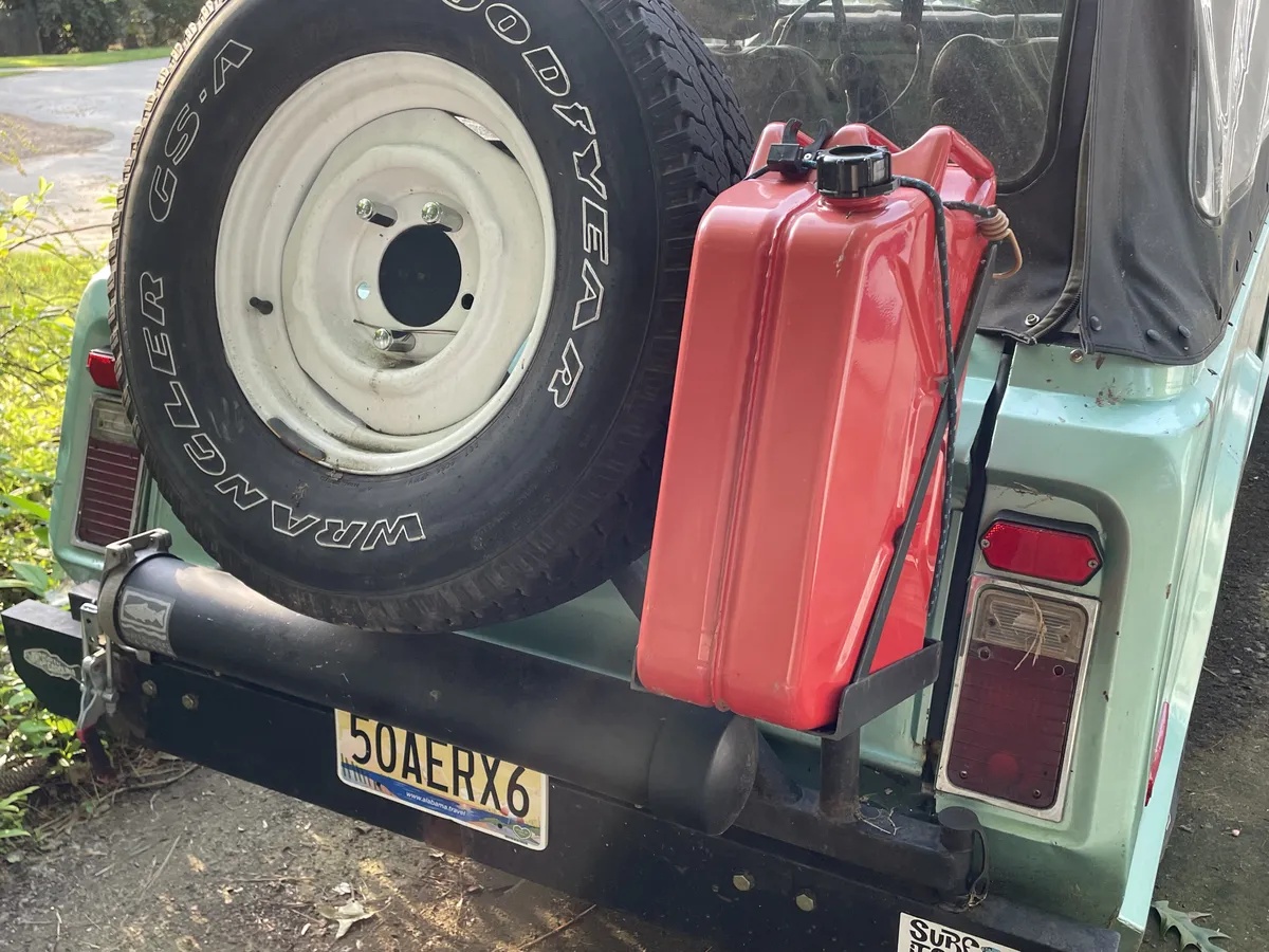 Jeep-Commando-1972-Green-Black-8