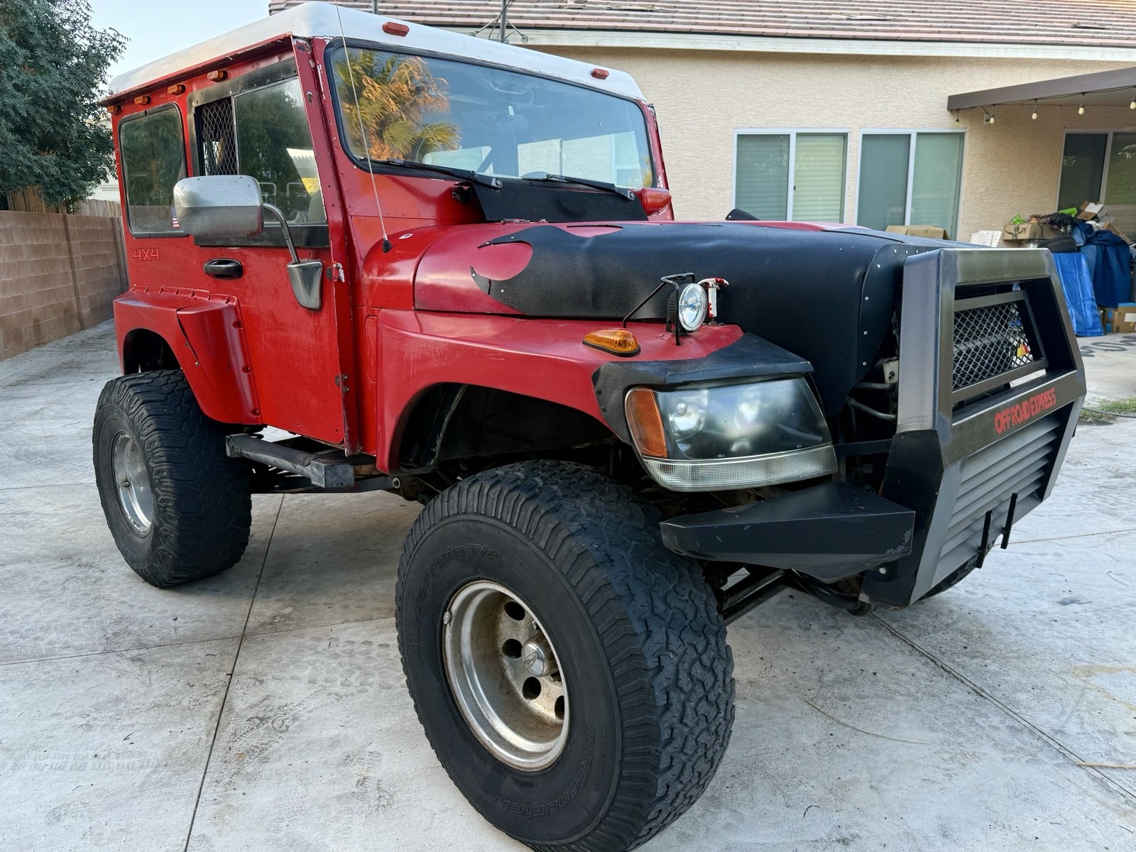 Jeep-Grand-Cherokee-1971-SUV-1