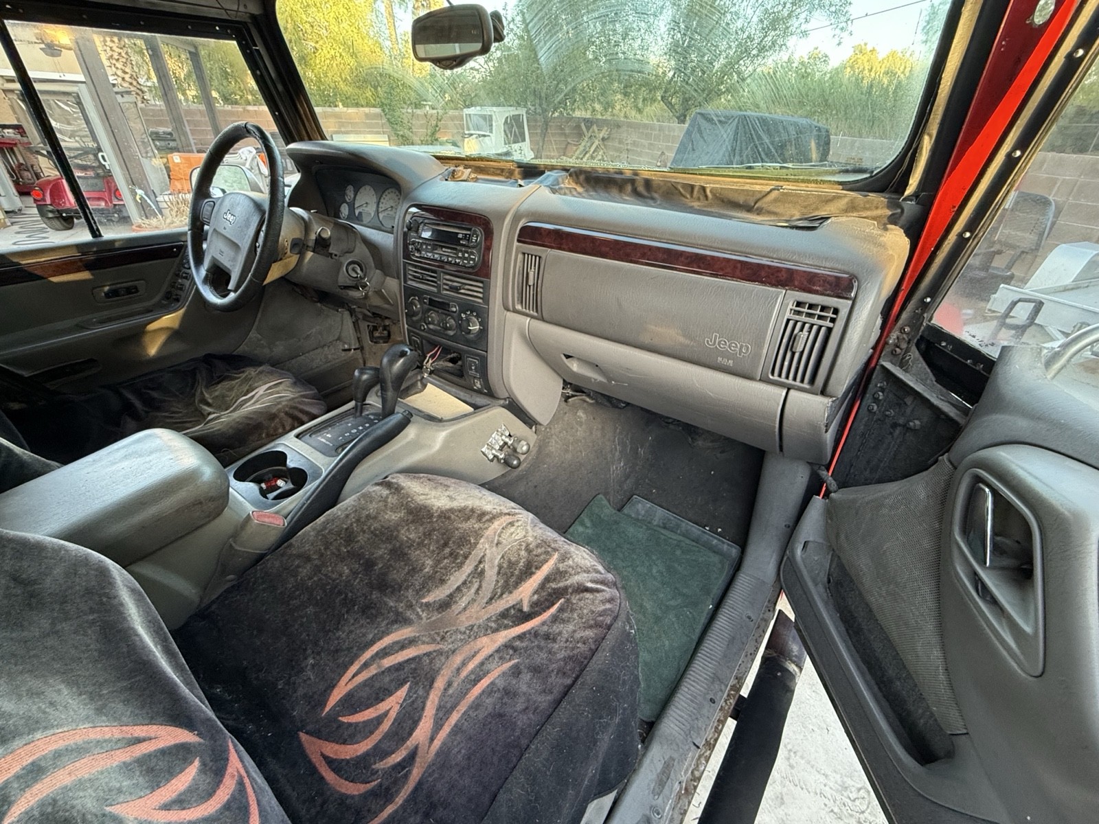 Jeep-Grand-Cherokee-1971-SUV-15