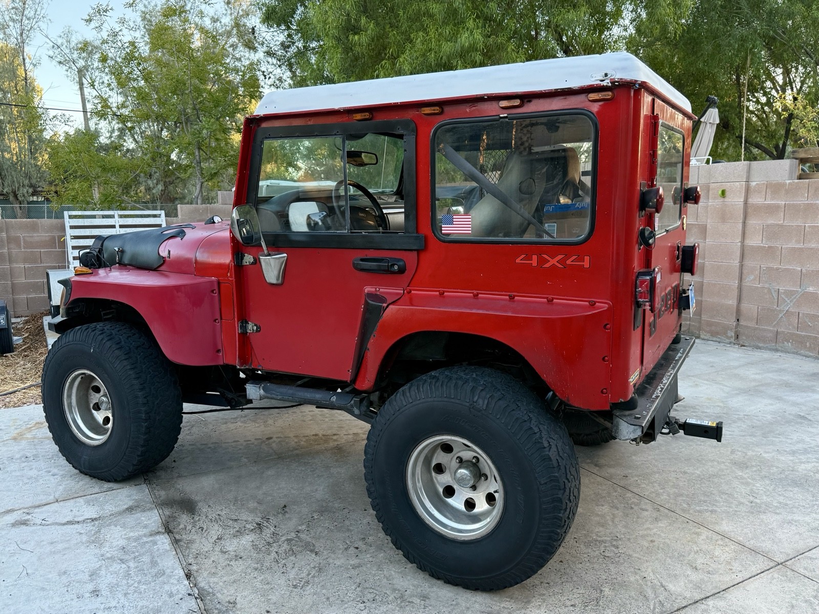 Jeep-Grand-Cherokee-1971-SUV-4