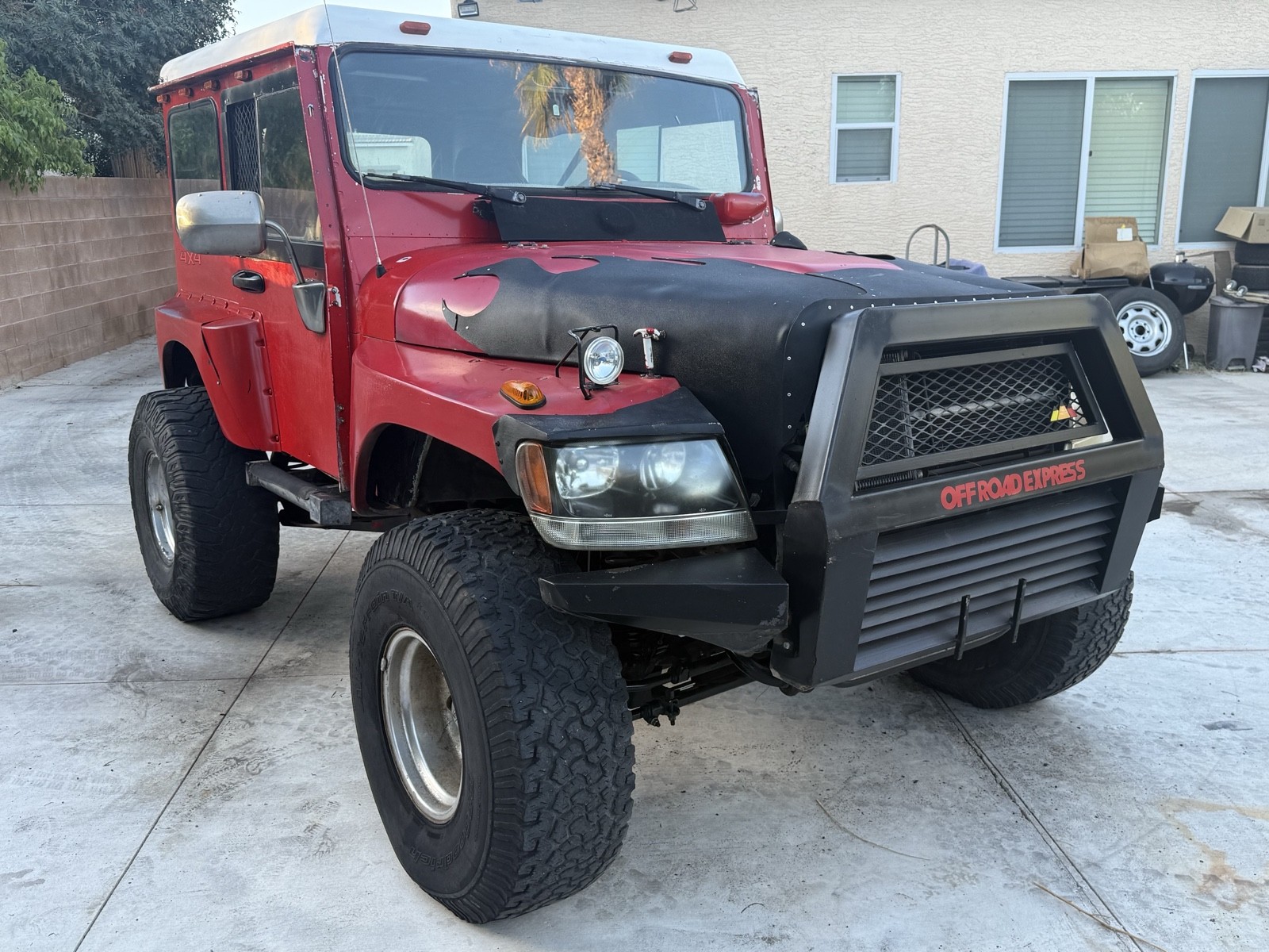 Jeep-Grand-Cherokee-1971-SUV-5