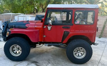 Jeep-Grand-Cherokee-1971-SUV-7