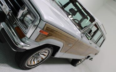 Jeep-Grand-Wagoneer-1986-SUV-14