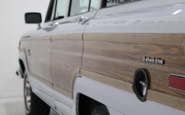 Jeep-Grand-Wagoneer-1986-SUV-23