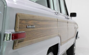 Jeep-Grand-Wagoneer-1986-SUV-24