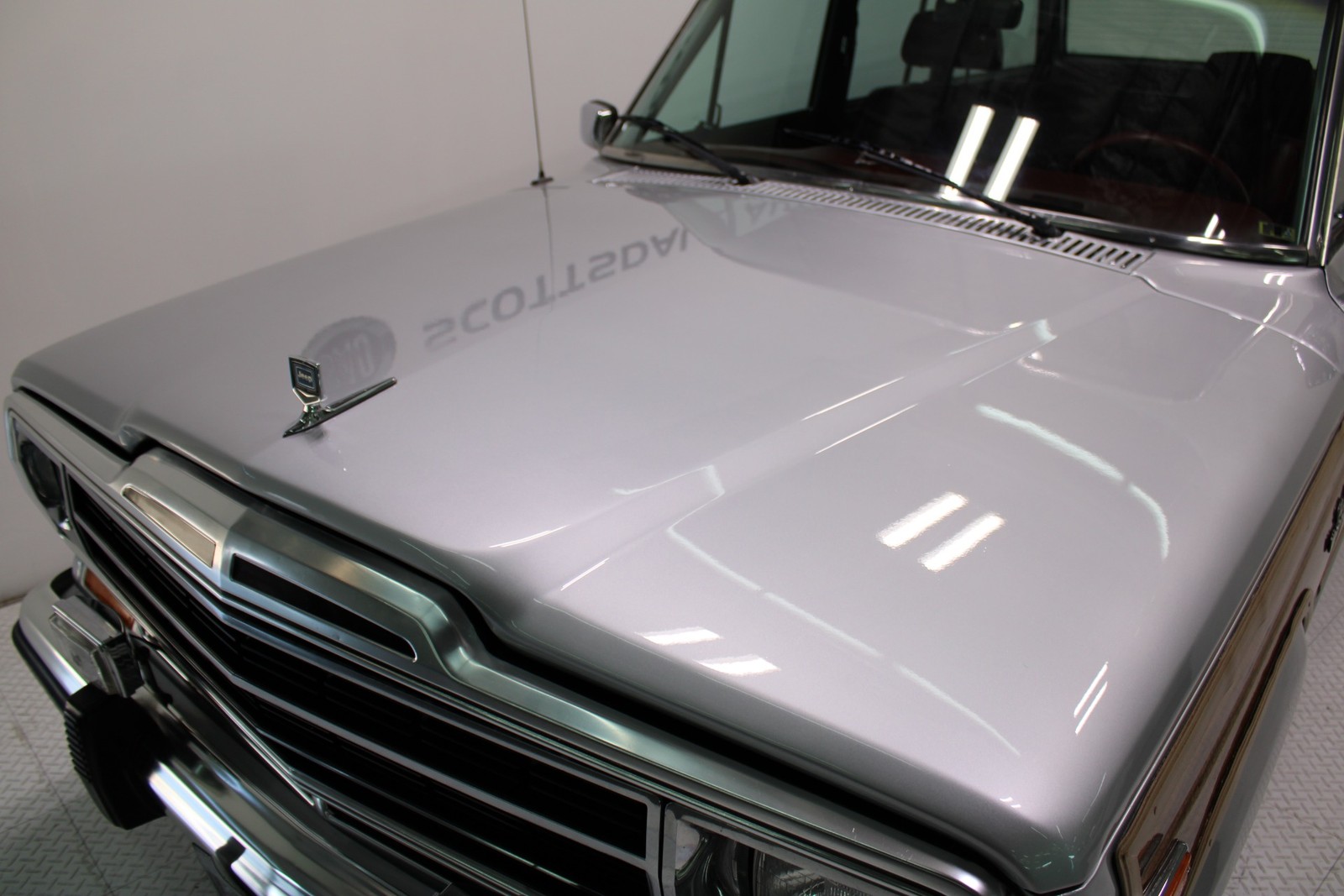 Jeep-Grand-Wagoneer-1986-SUV-27