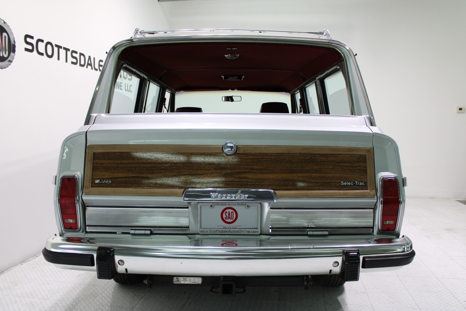 Jeep-Grand-Wagoneer-1986-SUV-3