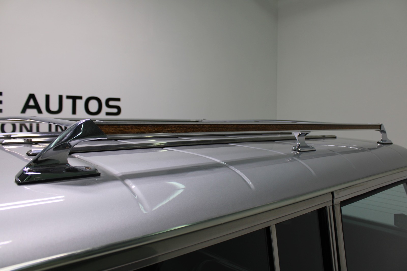 Jeep-Grand-Wagoneer-1986-SUV-31