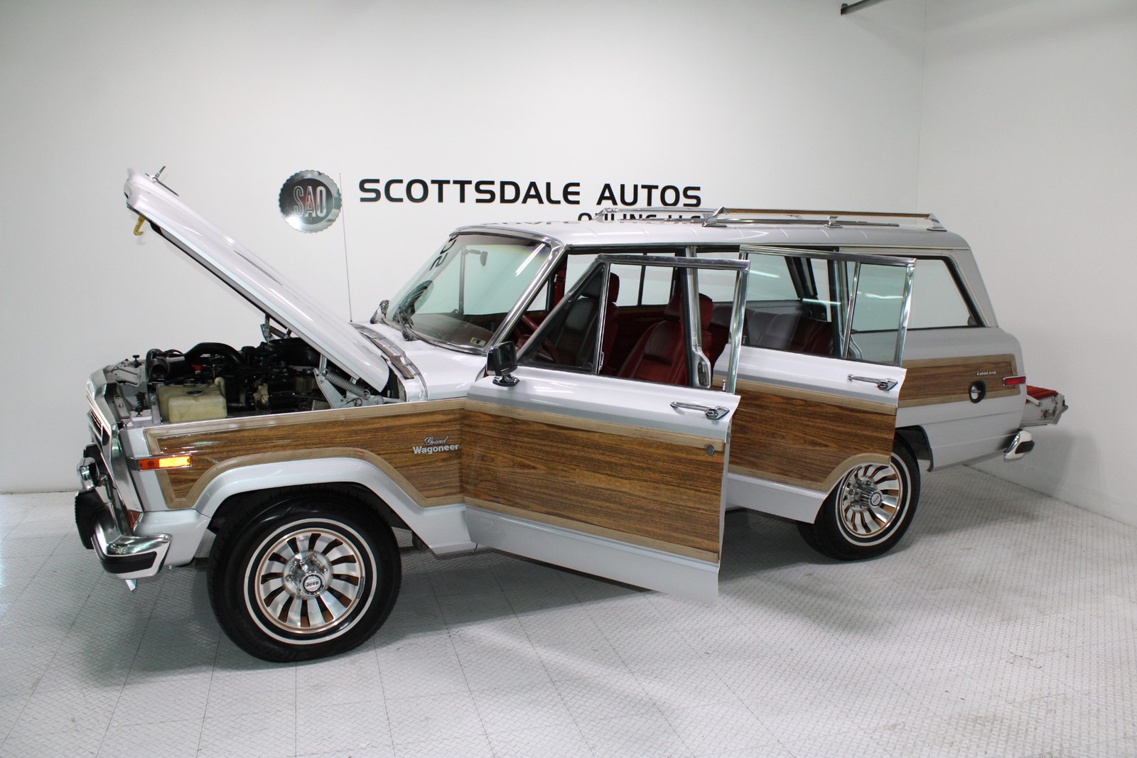Jeep-Grand-Wagoneer-1986-SUV-37