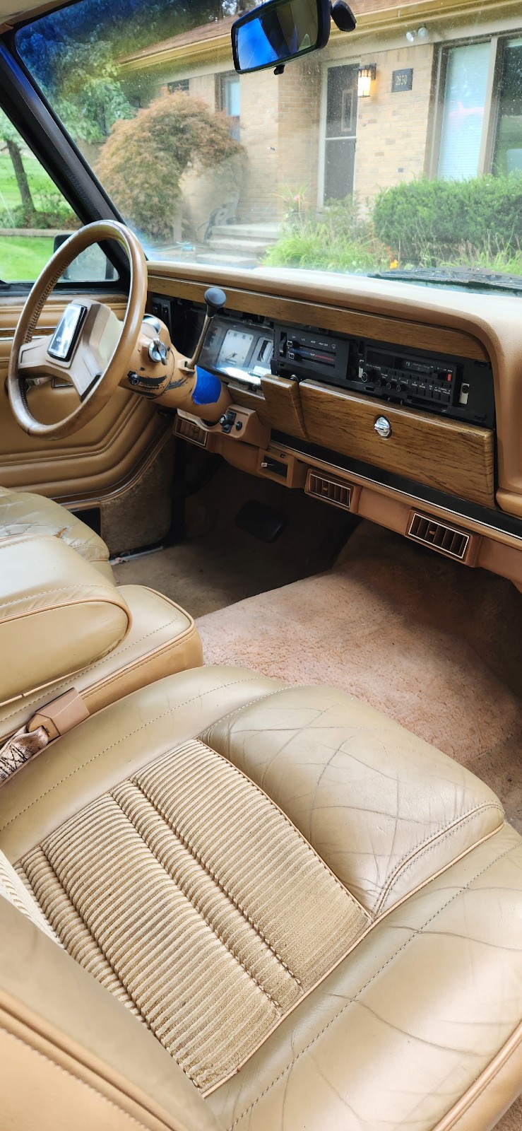 Jeep-Grand-Wagoneer-1987-SUV-4