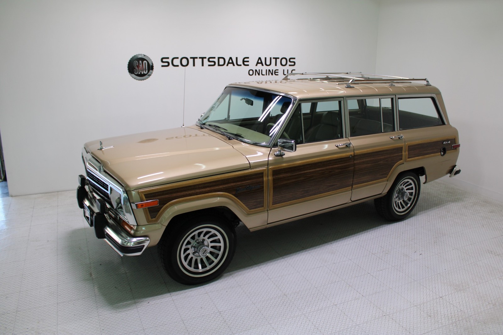 Jeep-Grand-Wagoneer-1989-SUV-15