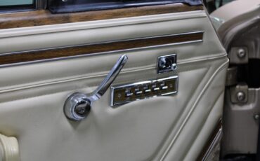 Jeep-Grand-Wagoneer-1989-SUV-29