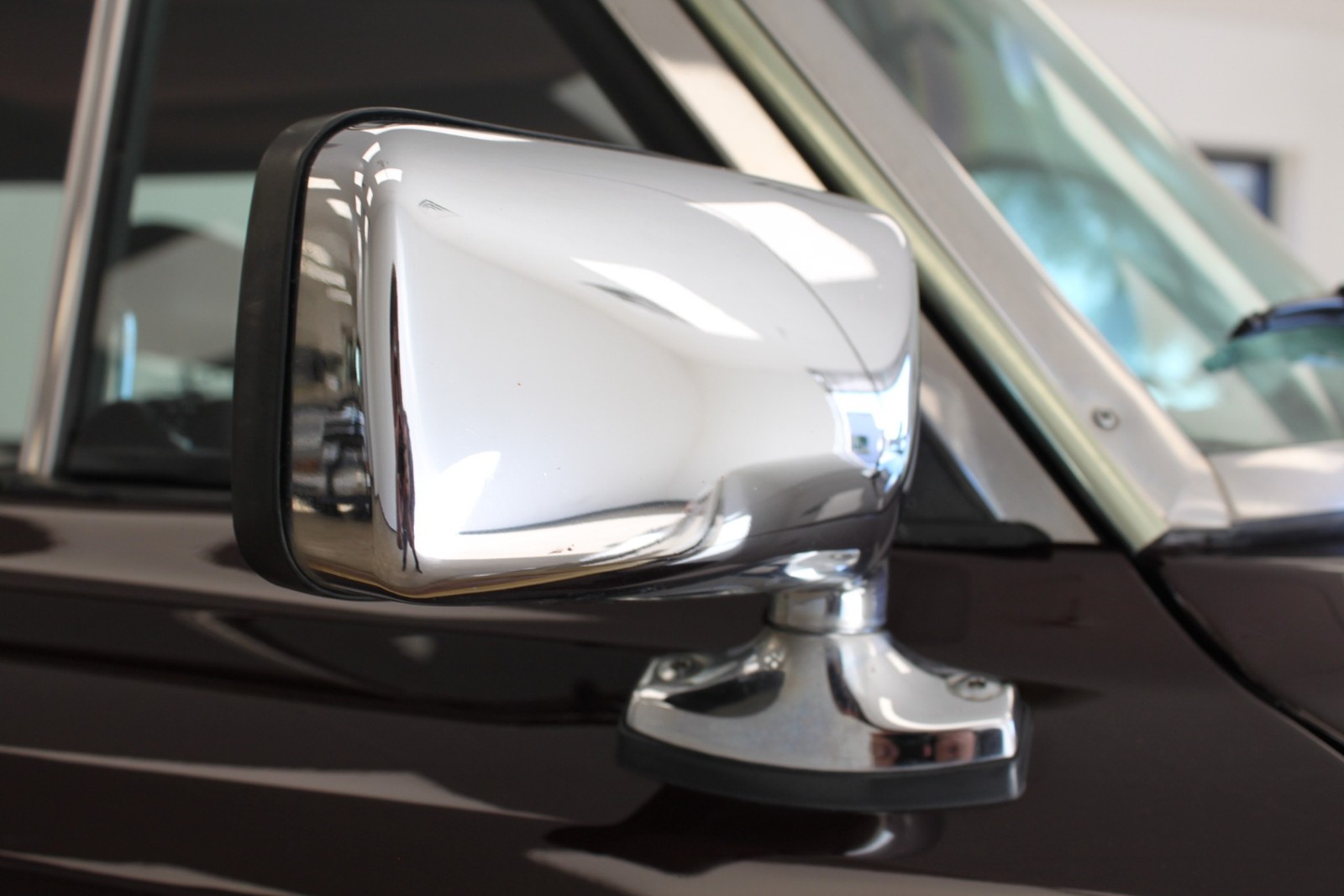 Jeep-Grand-Wagoneer-1989-SUV-29