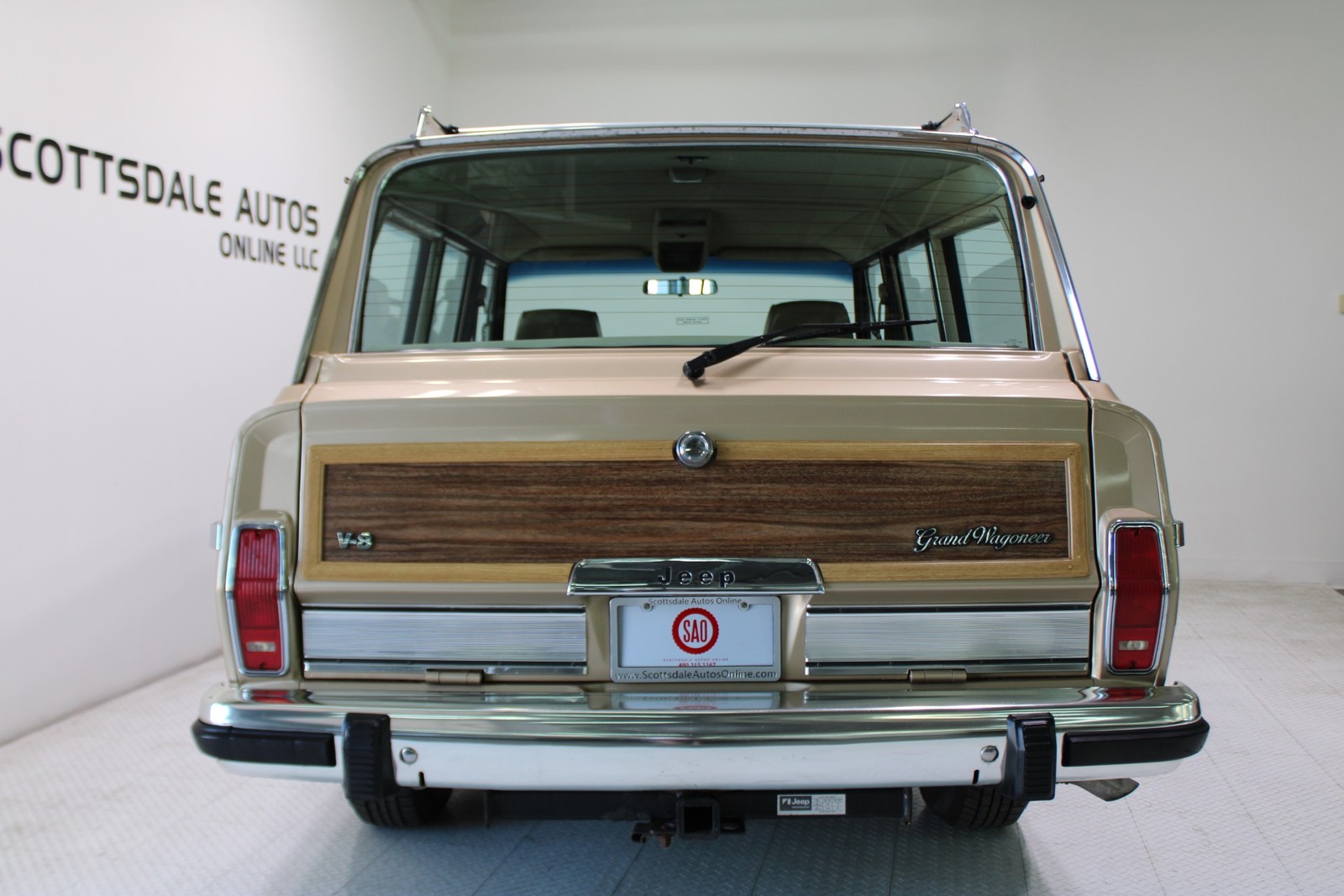 Jeep-Grand-Wagoneer-1989-SUV-3