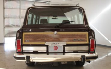 Jeep-Grand-Wagoneer-1989-SUV-3
