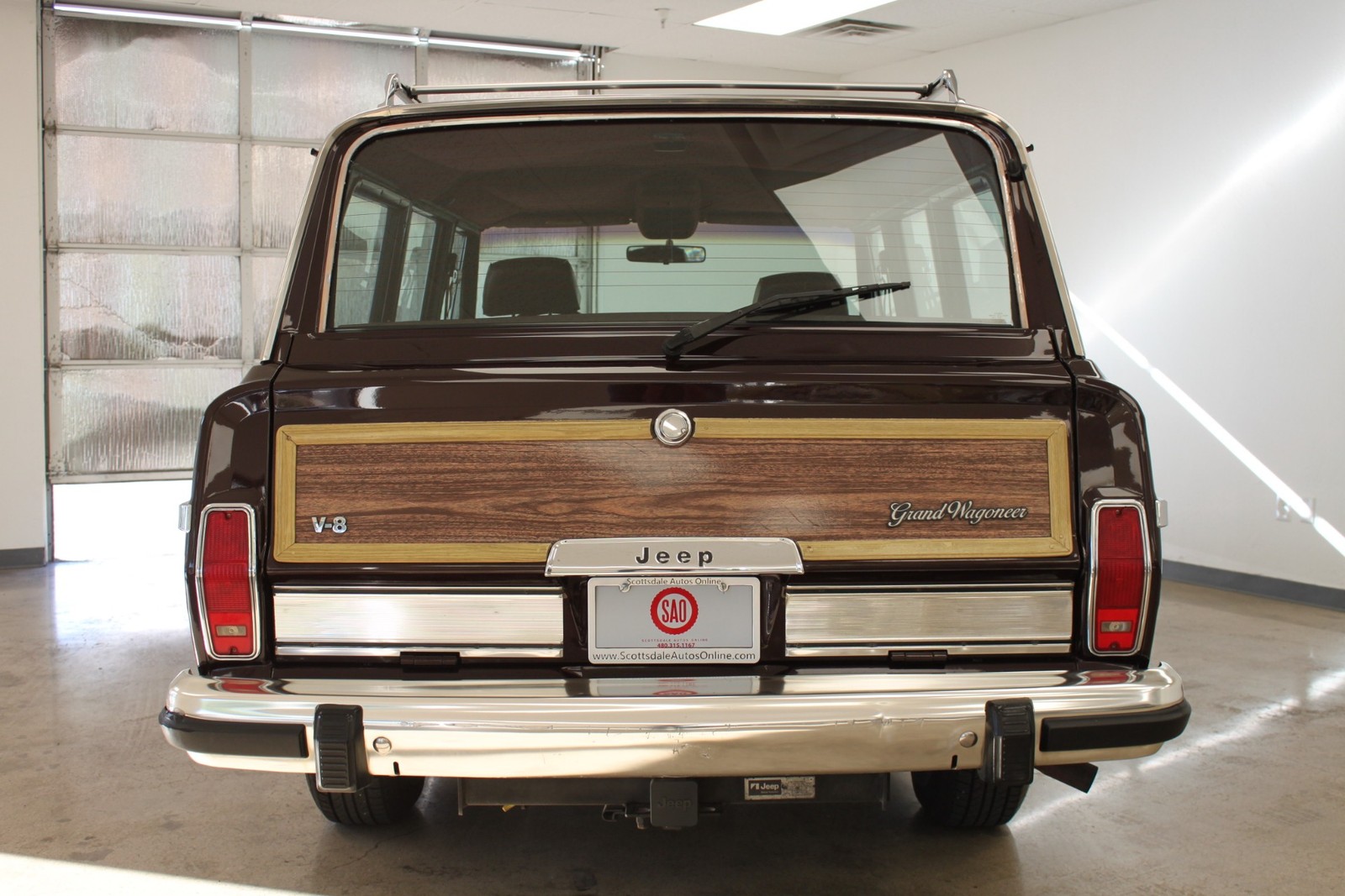 Jeep-Grand-Wagoneer-1989-SUV-3