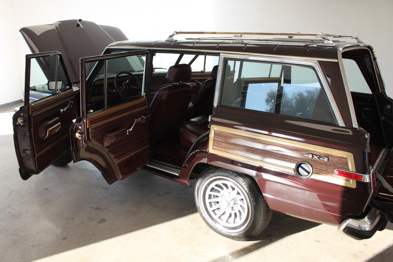 Jeep-Grand-Wagoneer-1989-SUV-34