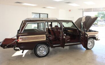 Jeep-Grand-Wagoneer-1989-SUV-35
