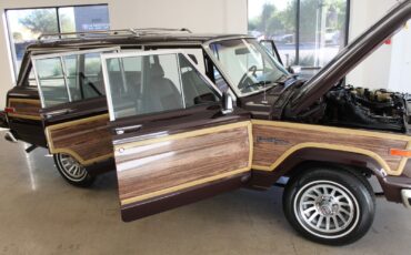 Jeep-Grand-Wagoneer-1989-SUV-36