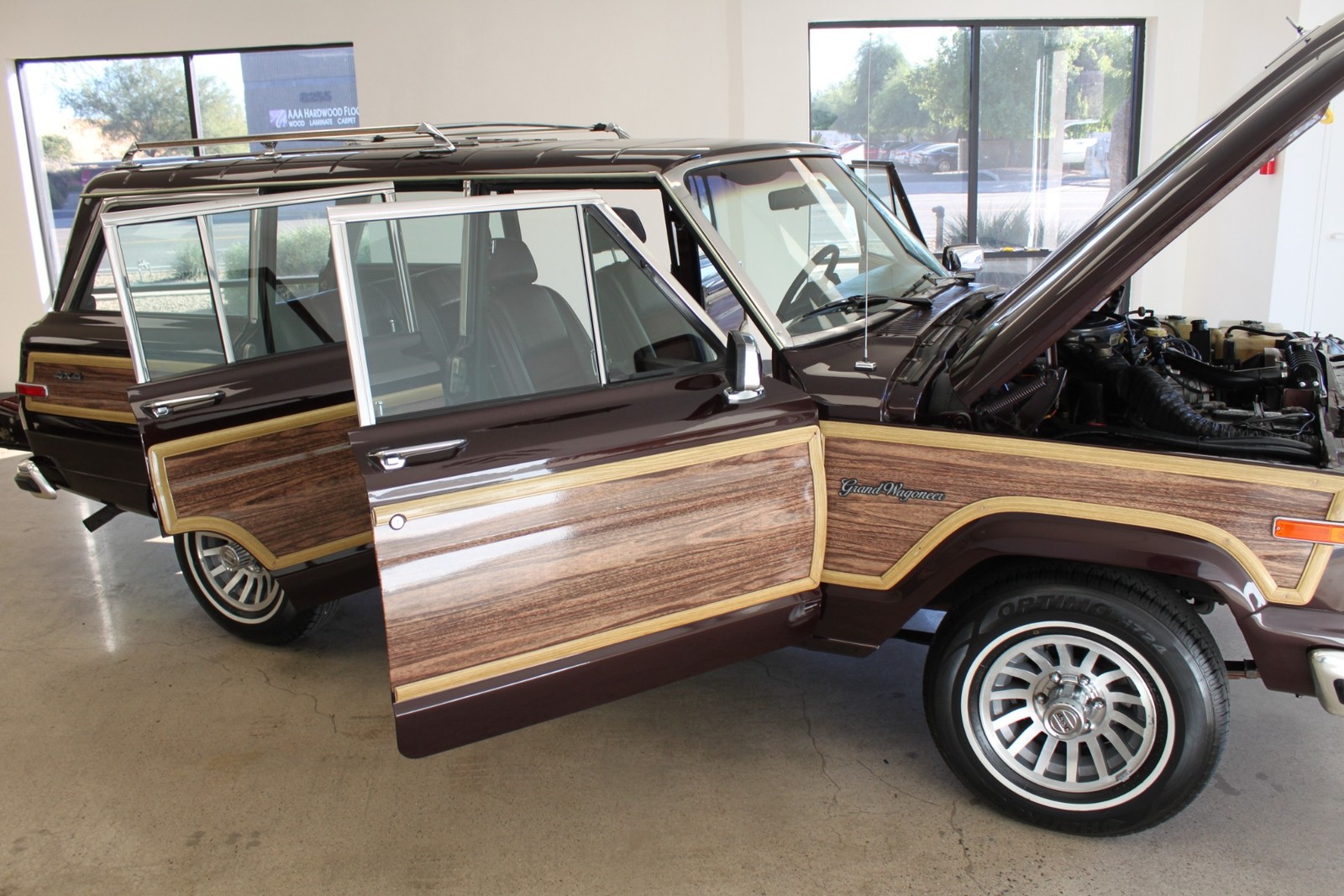 Jeep-Grand-Wagoneer-1989-SUV-36
