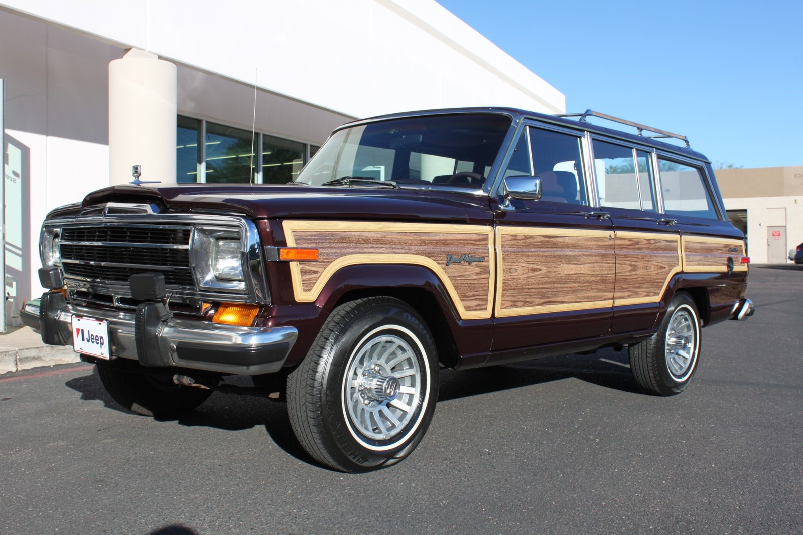 Jeep-Grand-Wagoneer-1989-SUV-37