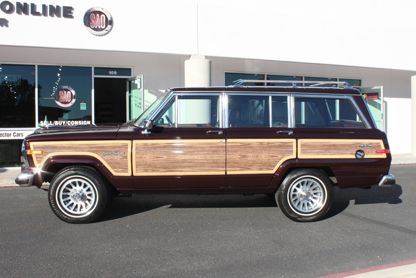 Jeep-Grand-Wagoneer-1989-SUV-38
