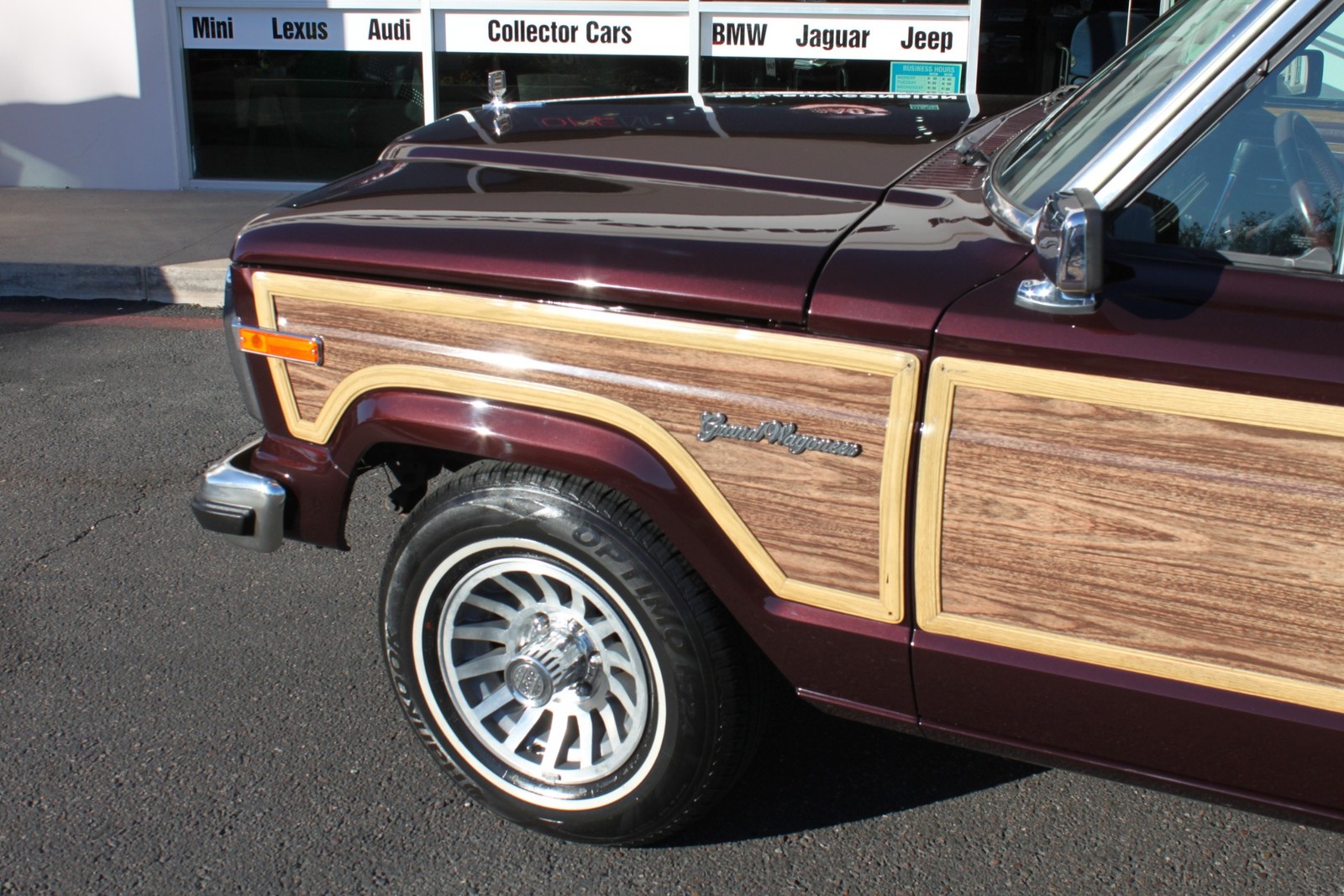 Jeep-Grand-Wagoneer-1989-SUV-39