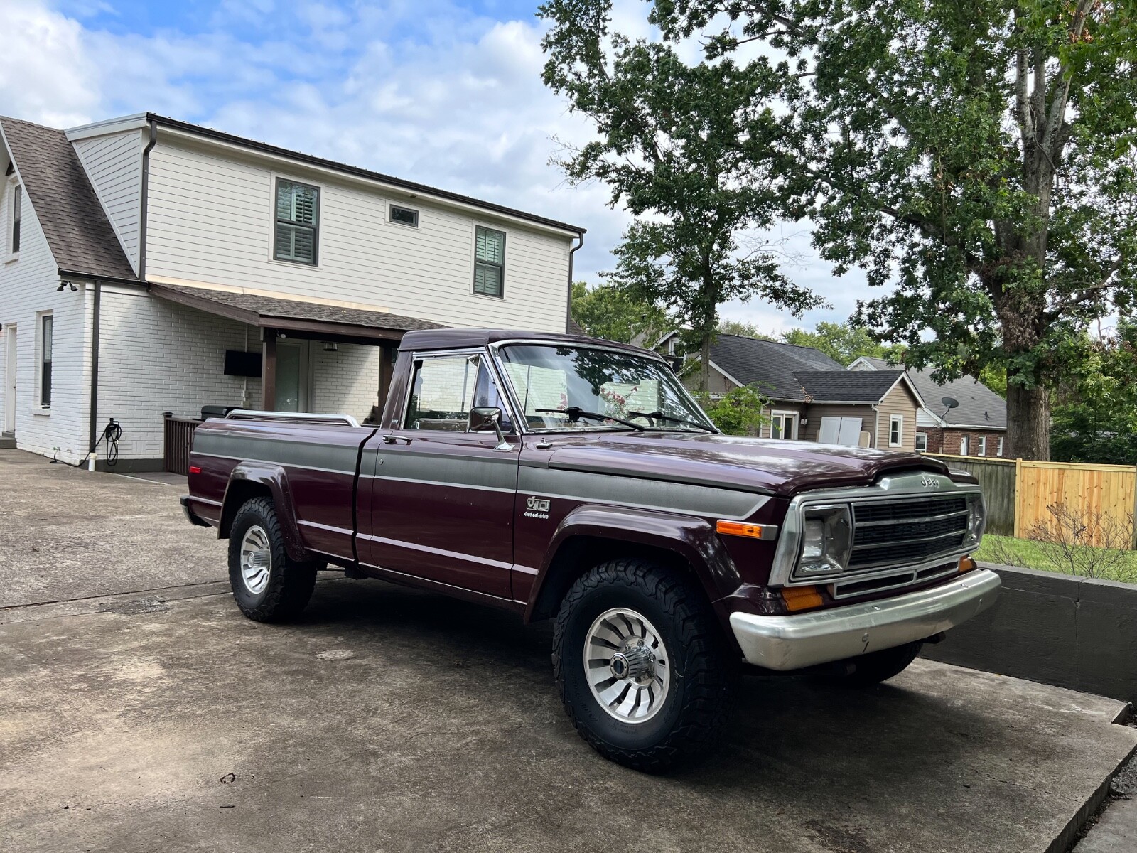Jeep-J10-1981-Standard-Cab-Pickup-3