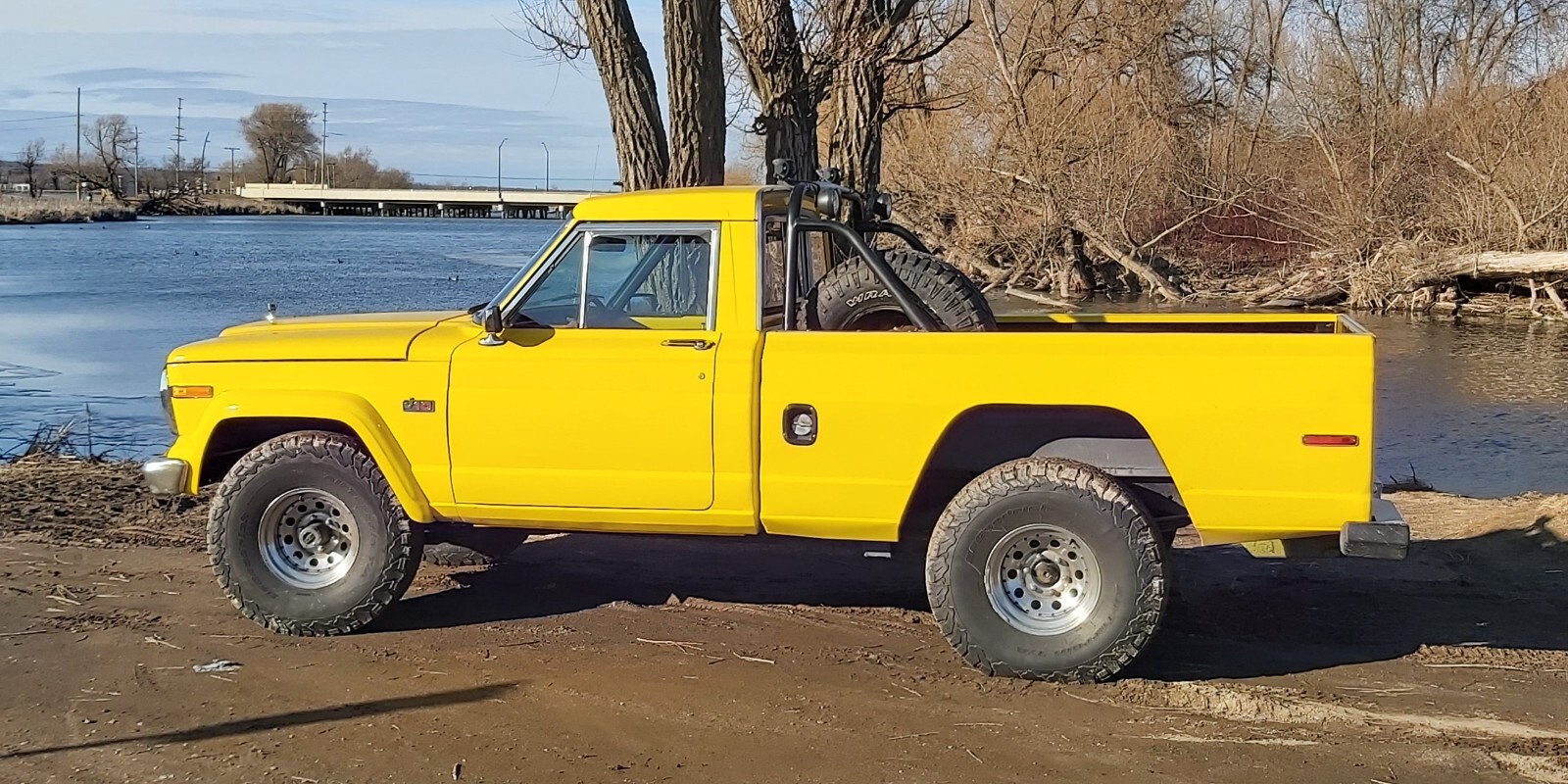 Jeep-J10-1984-Standard-Cab-Pickup-1