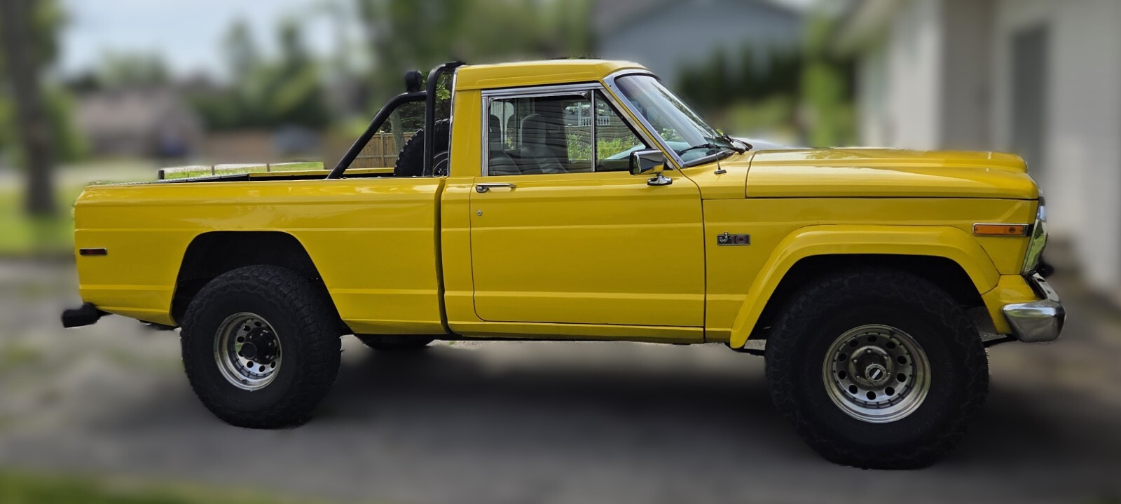Jeep-J10-1984-Standard-Cab-Pickup-2