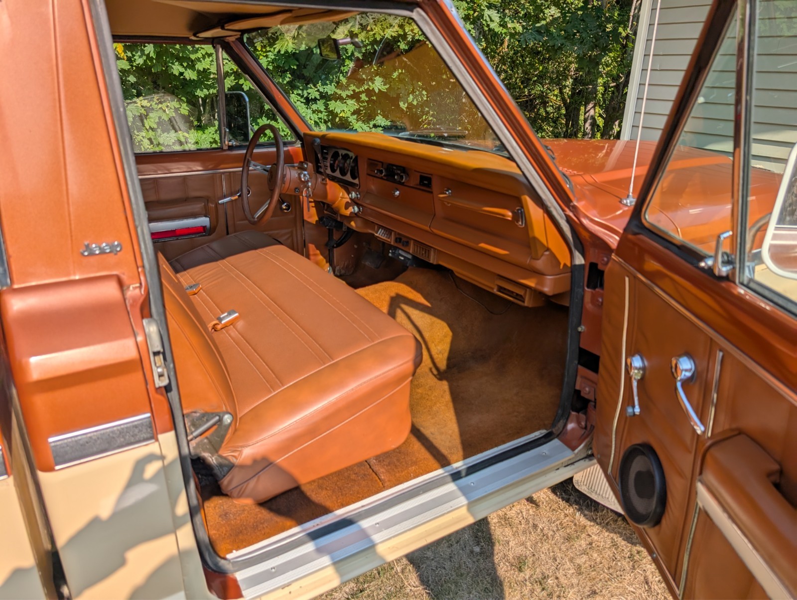 Jeep-J20-pickup-1982-10