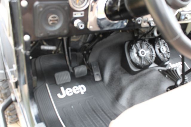 Jeep-Jeep-1985-SUV-29