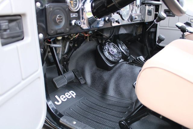 Jeep-Jeep-1985-SUV-38