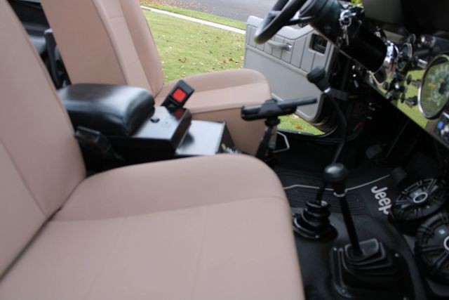 Jeep-Jeep-1985-SUV-6